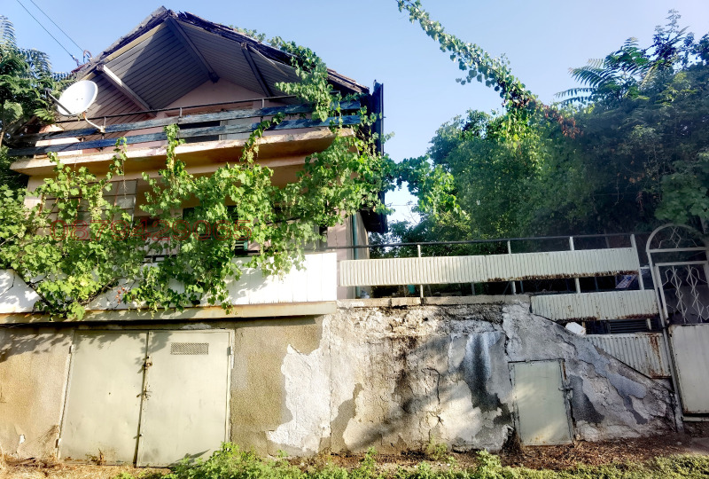 Продава ВИЛА, гр. Русе, област Русе