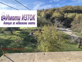 Dom Ozarnowci, region Pernika 9