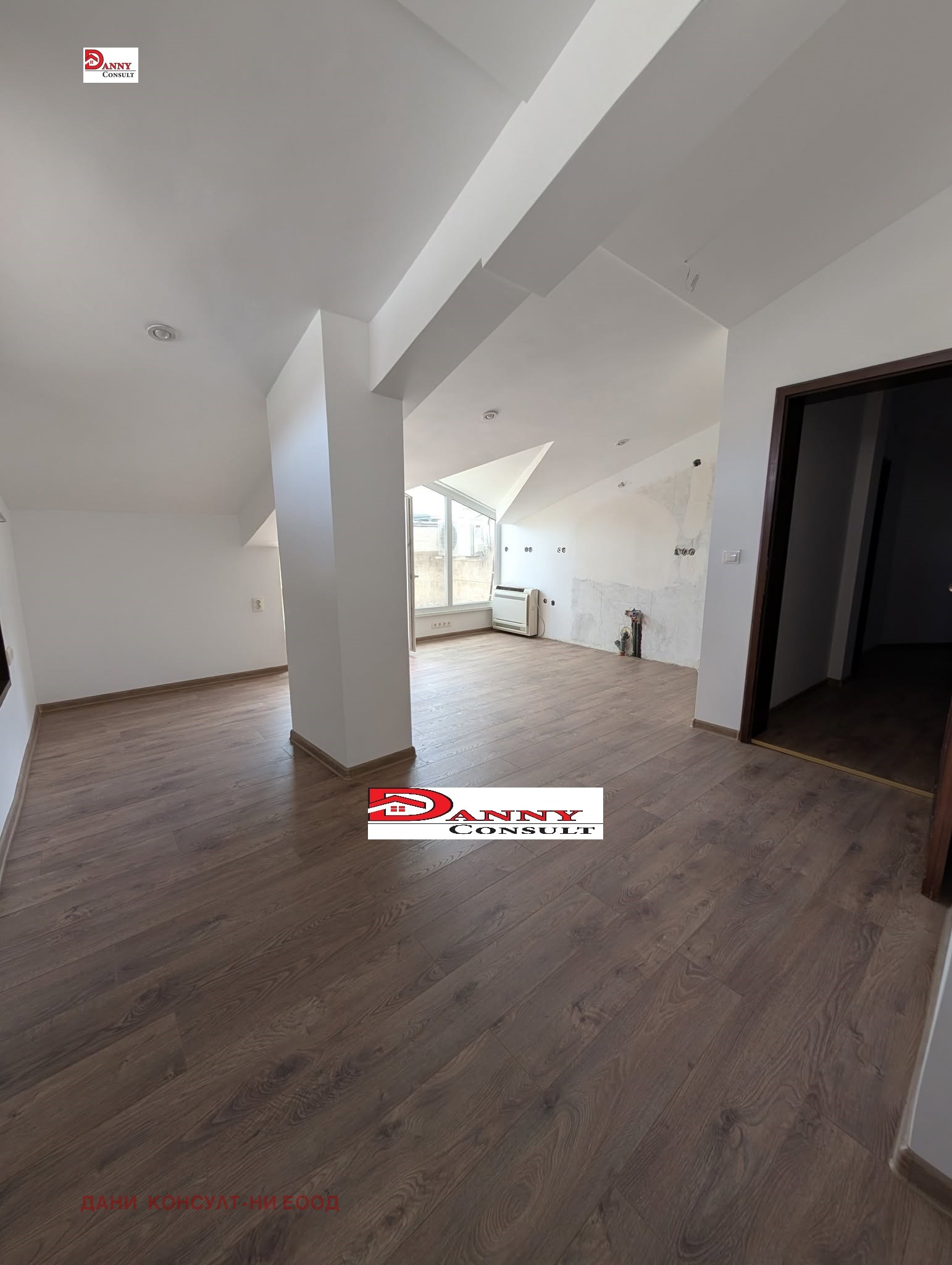 Продава МНОГОСТАЕН, гр. Велико Търново, Център, снимка 3 - Апартаменти - 54995762