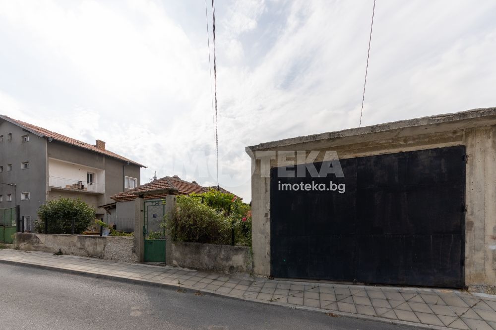 Продава КЪЩА, гр. Аксаково, област Варна, снимка 17 - Къщи - 53955587