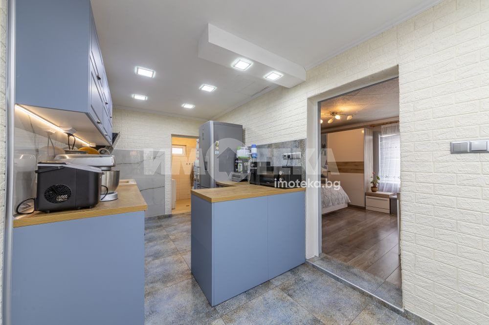 Продава КЪЩА, гр. Аксаково, област Варна, снимка 6 - Къщи - 53955587