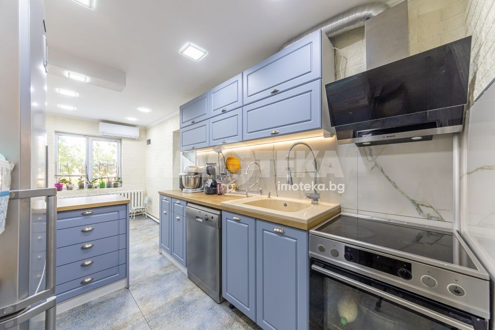 Продава КЪЩА, гр. Аксаково, област Варна, снимка 13 - Къщи - 53955587