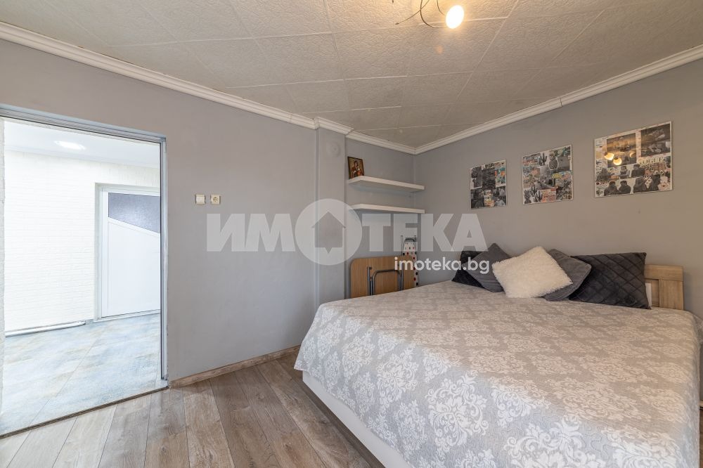 Продава КЪЩА, гр. Аксаково, област Варна, снимка 9 - Къщи - 53955587