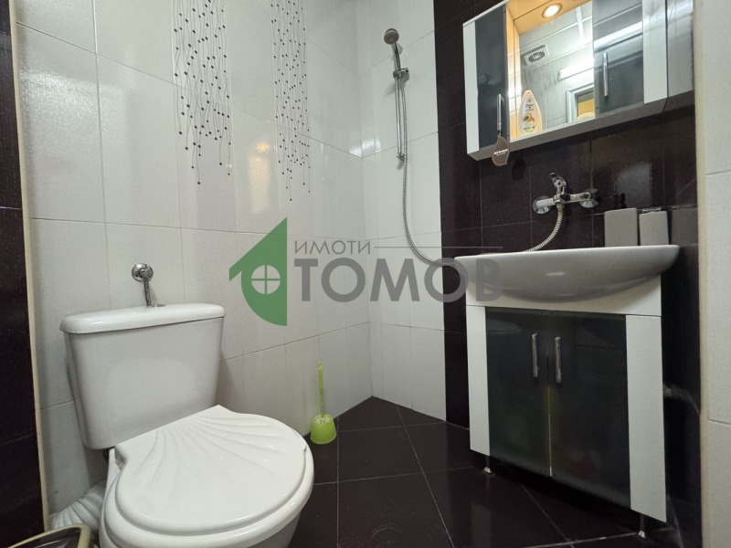 Продава 3-СТАЕН, гр. Шумен, Военно училище, снимка 10 - Апартаменти - 52440221