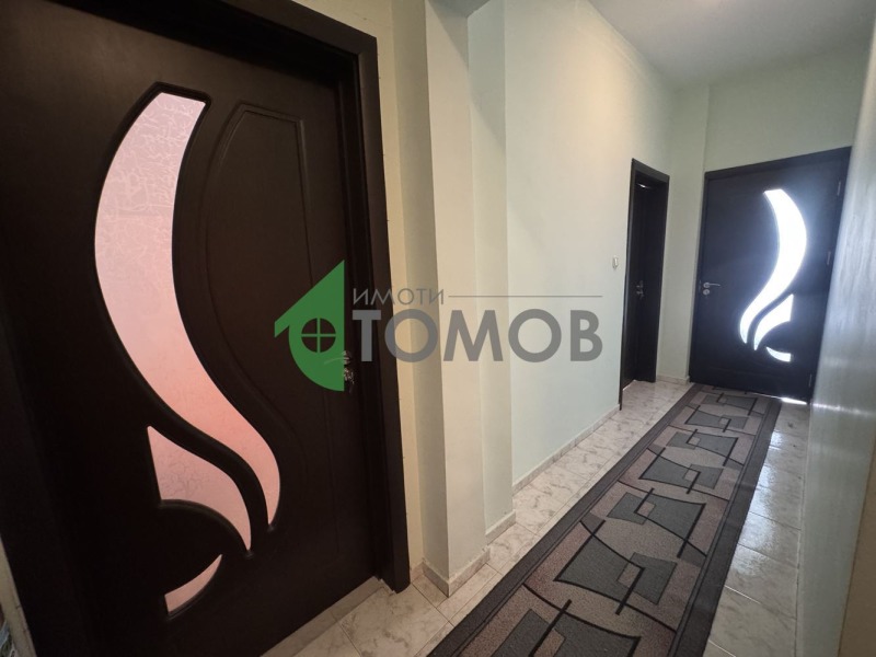 Продава 3-СТАЕН, гр. Шумен, Военно училище, снимка 11 - Апартаменти - 52440221