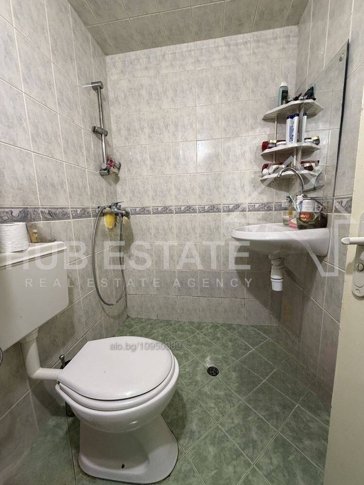 Продава ЕТАЖ ОТ КЪЩА, гр. Добрич, Пинета, снимка 4 - Етаж от къща - 53644014