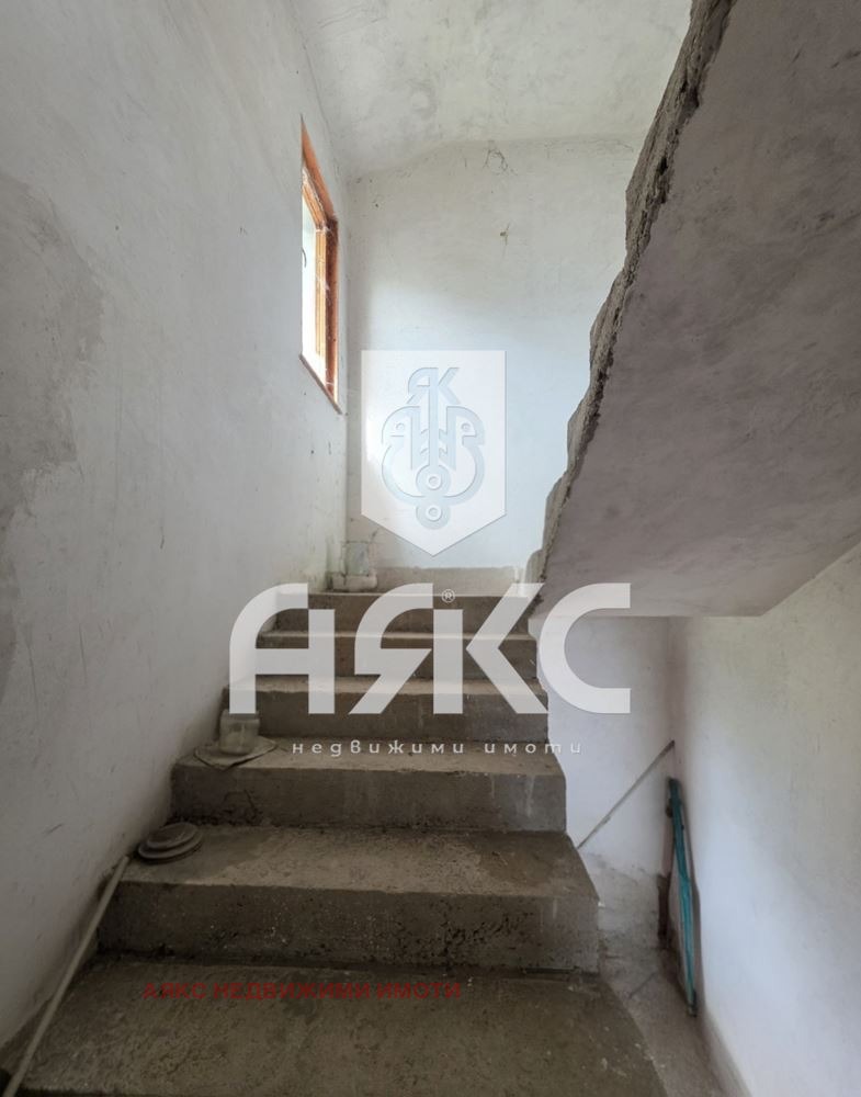 Продава КЪЩА, с. Боснек, област Перник, снимка 13 - Къщи - 52688544