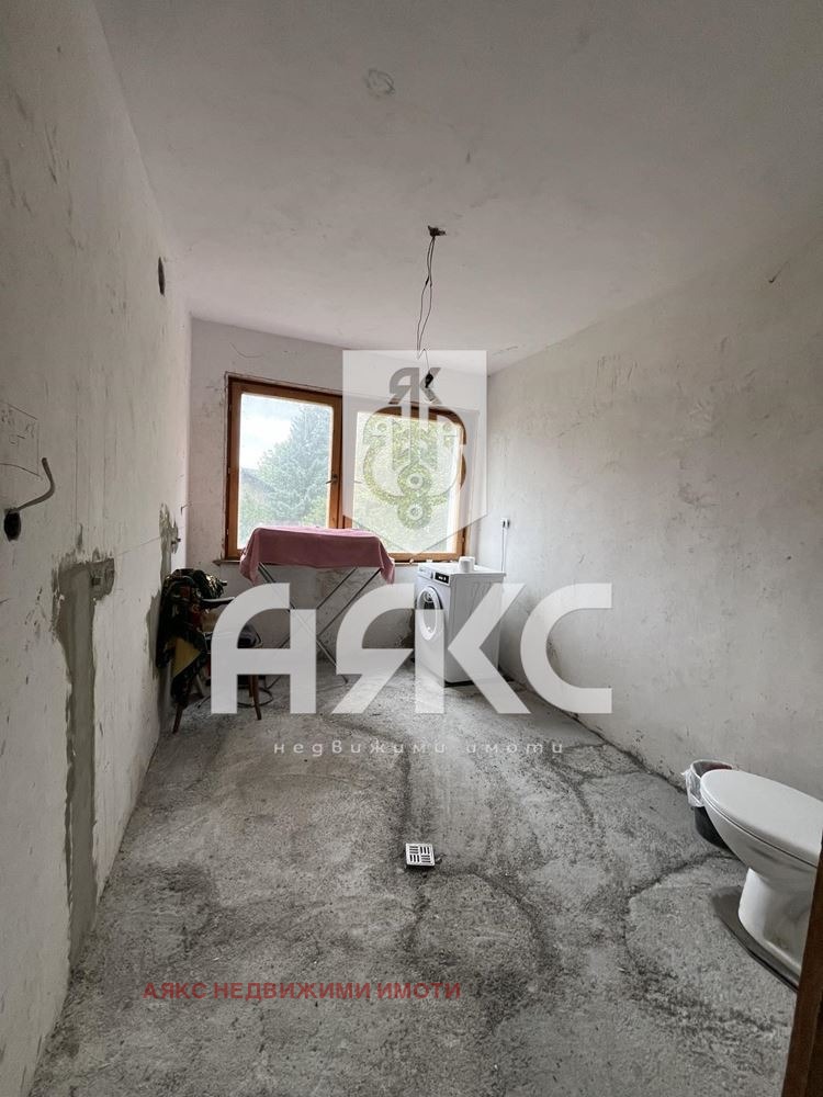 Продава КЪЩА, с. Боснек, област Перник, снимка 9 - Къщи - 52688544