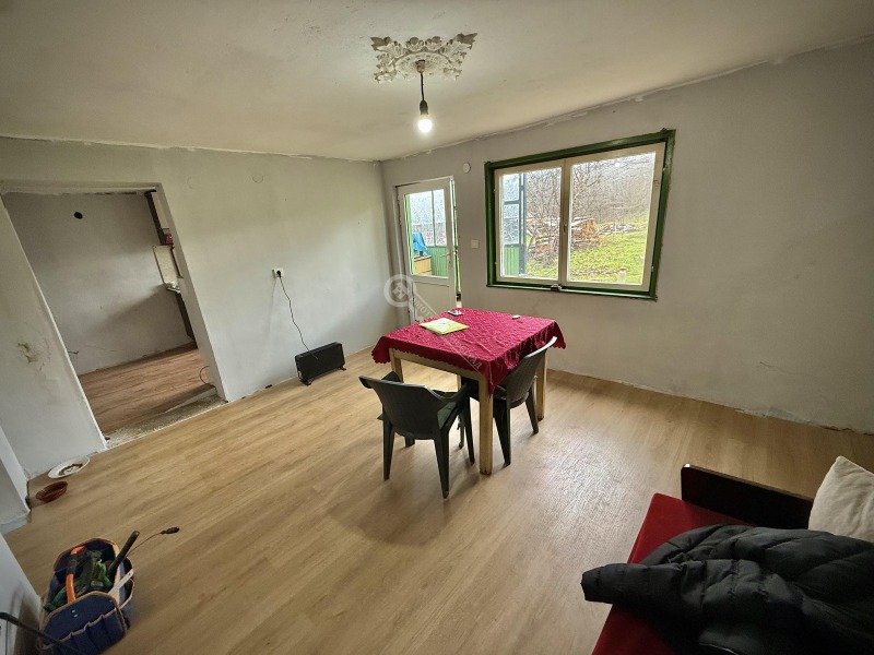 Продава КЪЩА, с. Поликраище, област Велико Търново, снимка 4 - Къщи - 53241392