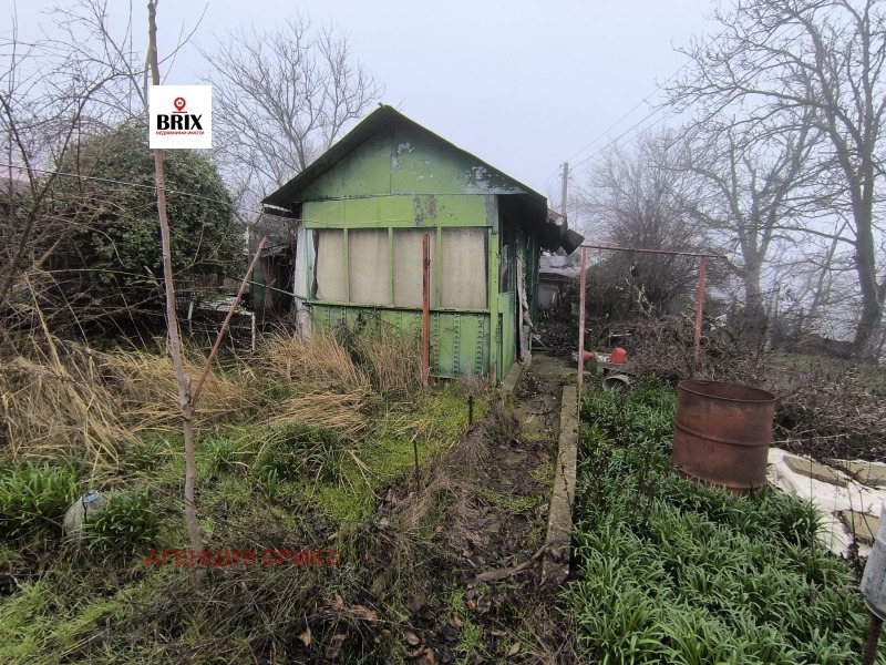 Продава ПАРЦЕЛ в град Русе, Долапите - 985 кв.м / 12 900 € » 25 230.21 лв., АГЕНЦИЯ БРИКС