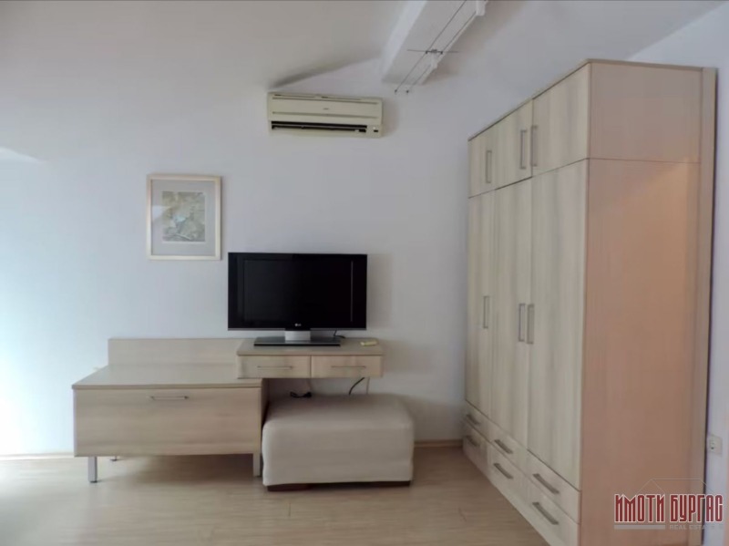 Продава  1-стаен град Бургас , Лазур , 40 кв.м | 61849368 - изображение [2]