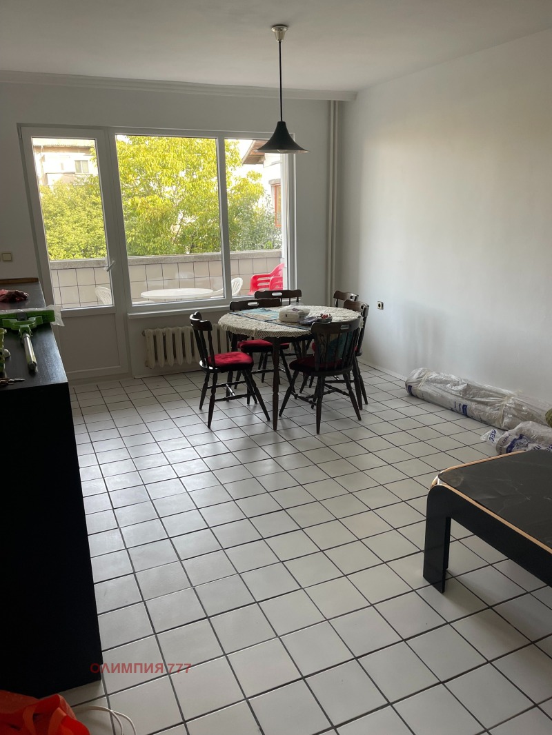 In vendita  2 camere da letto Pleven , Mara Dencheva , 77 mq | 38911346