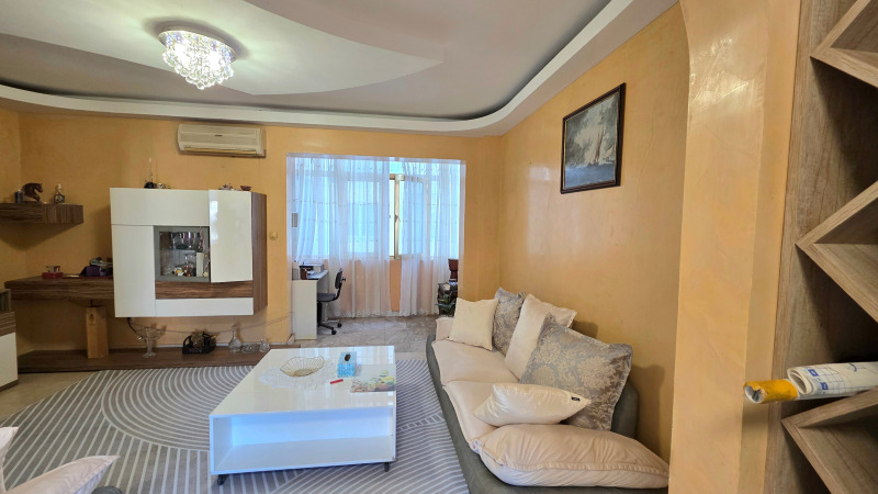 Продава  4-стаен град Пловдив , Център , 95 кв.м | 95843748 - изображение [2]