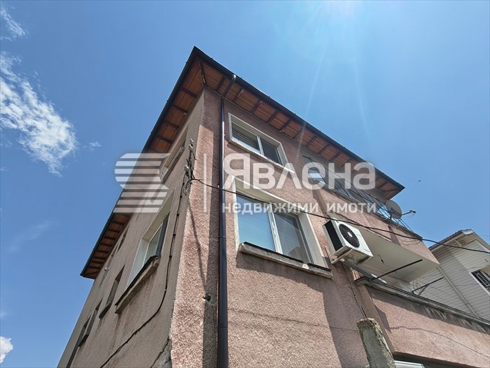 Продава ЕТАЖ ОТ КЪЩА, гр. Пловдив, Коматево, снимка 2 - Етаж от къща - 55619513