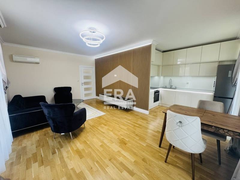 Продава  2-стаен, град Варна, к.к. Св.Св. Константин и Елена •  270 000 € • ID 37891664 — holmes.bg - [1] 