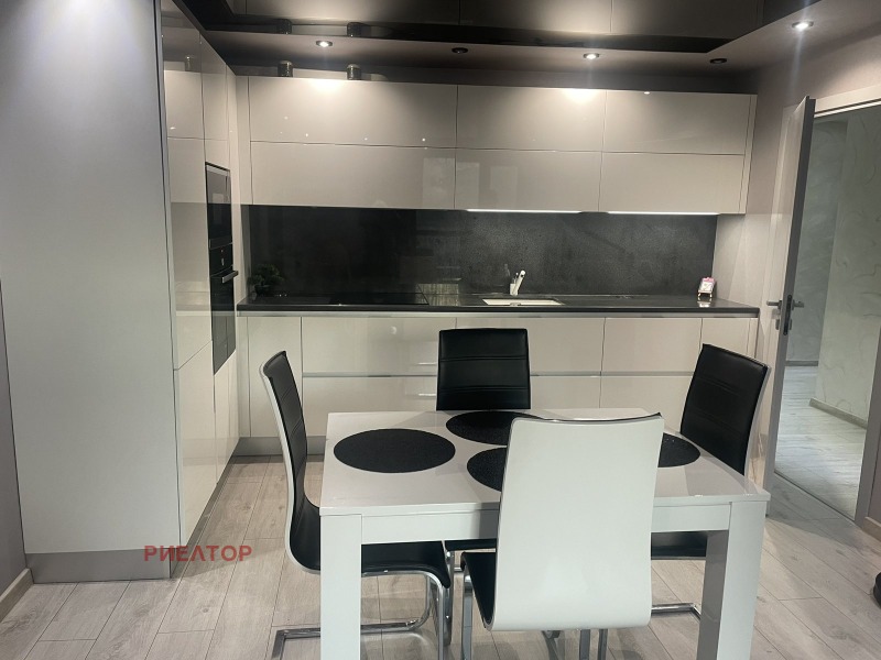 Eladó  2 hálószobás Plovdiv , Centar , 102 négyzetméter | 29775491 - kép [2]