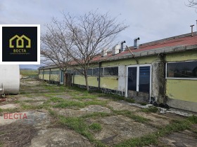 Bâtiment industriel Petritch, région Blagoevgrad 2