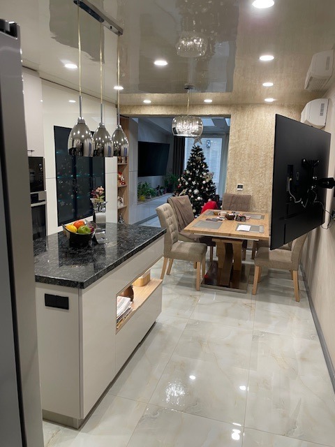 Продава 3-СТАЕН, гр. Русе, Централен южен район, снимка 2 - Апартаменти - 53593573