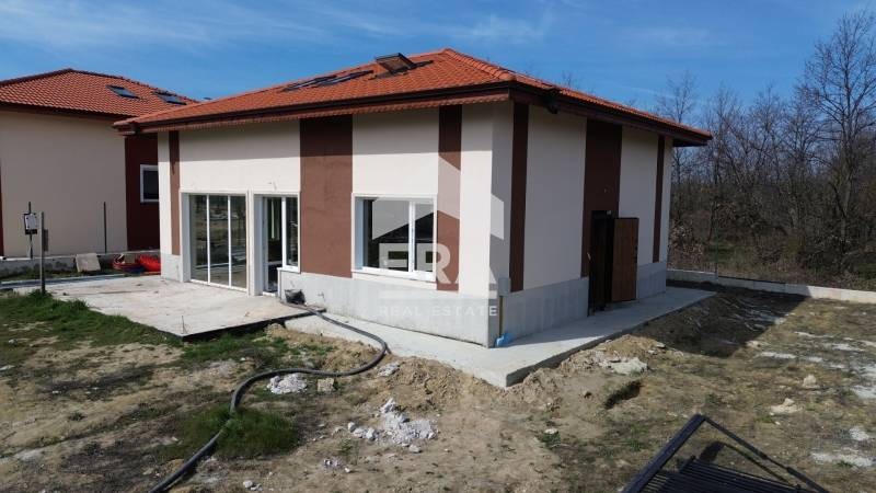 Продава КЪЩА, с. Приселци, област Варна, снимка 2 - Къщи - 51194818