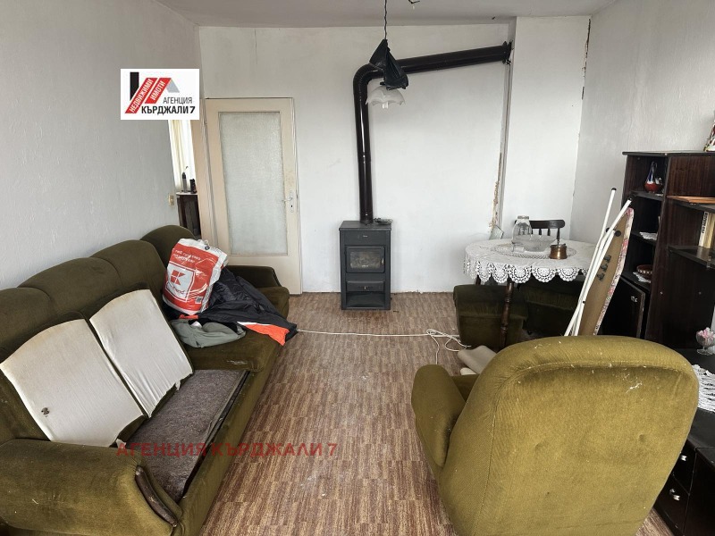 Продава 3-СТАЕН, гр. Кърджали, Възрожденци, снимка 2 - Апартаменти - 53271839