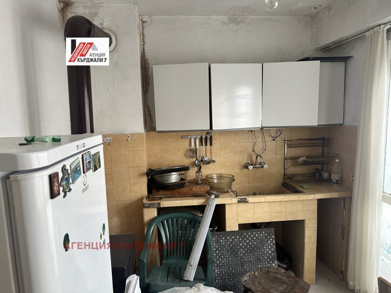 Продава 3-СТАЕН, гр. Кърджали, Възрожденци, снимка 13 - Апартаменти - 53271839