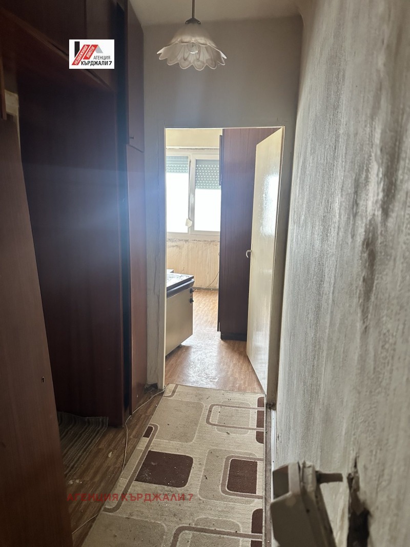 Продава 3-СТАЕН, гр. Кърджали, Възрожденци, снимка 4 - Апартаменти - 53271839