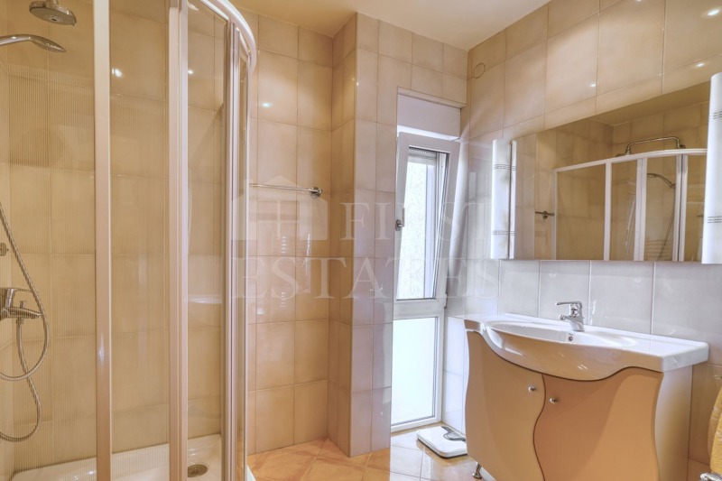 Продава КЪЩА, гр. София, Горна баня, снимка 15 - Къщи - 52034906