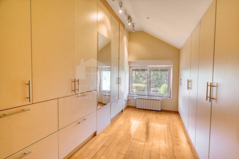 Продава КЪЩА, гр. София, Горна баня, снимка 10 - Къщи - 52034906