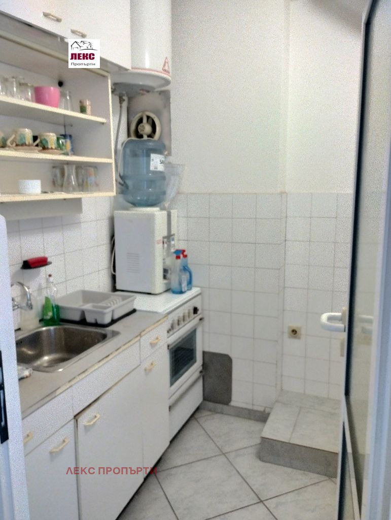 Продава 3-СТАЕН, гр. София, Център, снимка 15 - Апартаменти - 51877903