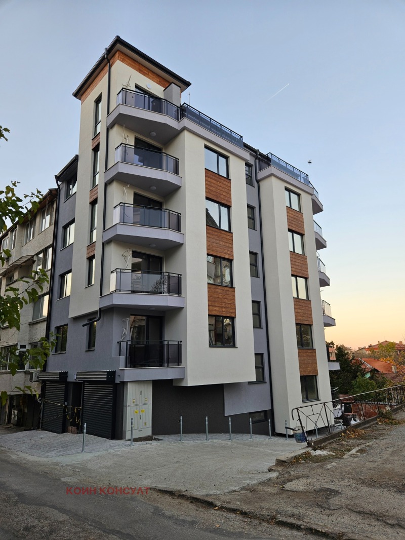 In vendita  Attico Pleven , Idealen tsentar , 60 mq | 29524281