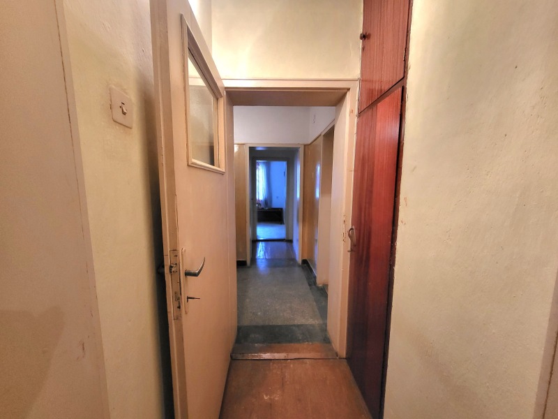 Продава 3-СТАЕН, гр. Шумен, Куршун чешма, снимка 7 - Апартаменти - 52873746