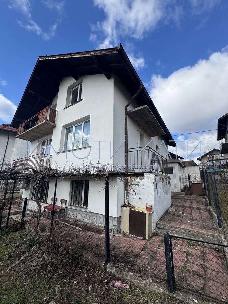 Продава КЪЩА, гр. Перник, Байкушева махала