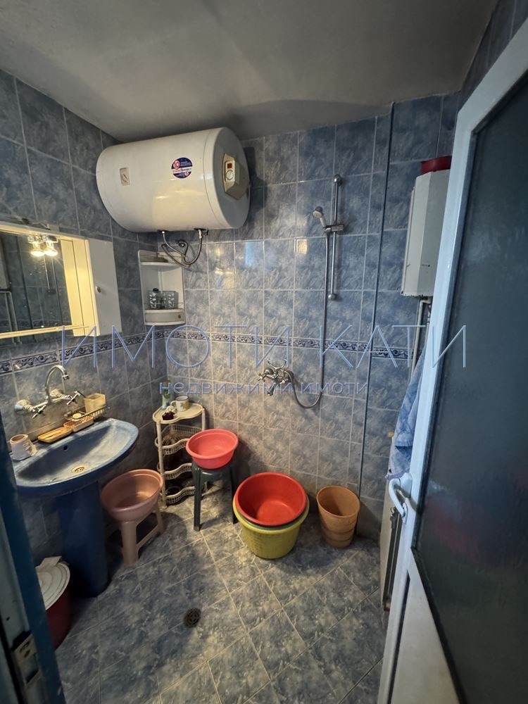 Продава КЪЩА, гр. Перник, Байкушева махала, снимка 12 - Къщи - 53702869