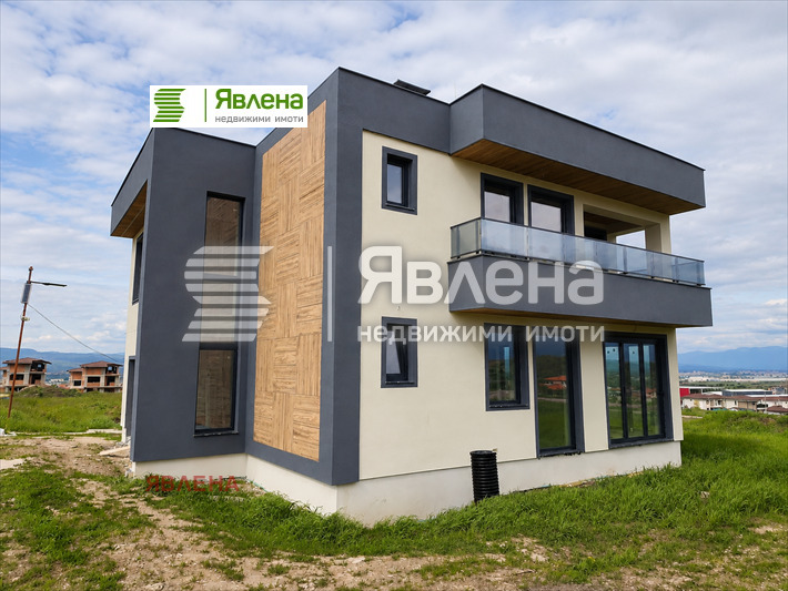 Продава КЪЩА, с. Гурмазово, област София област