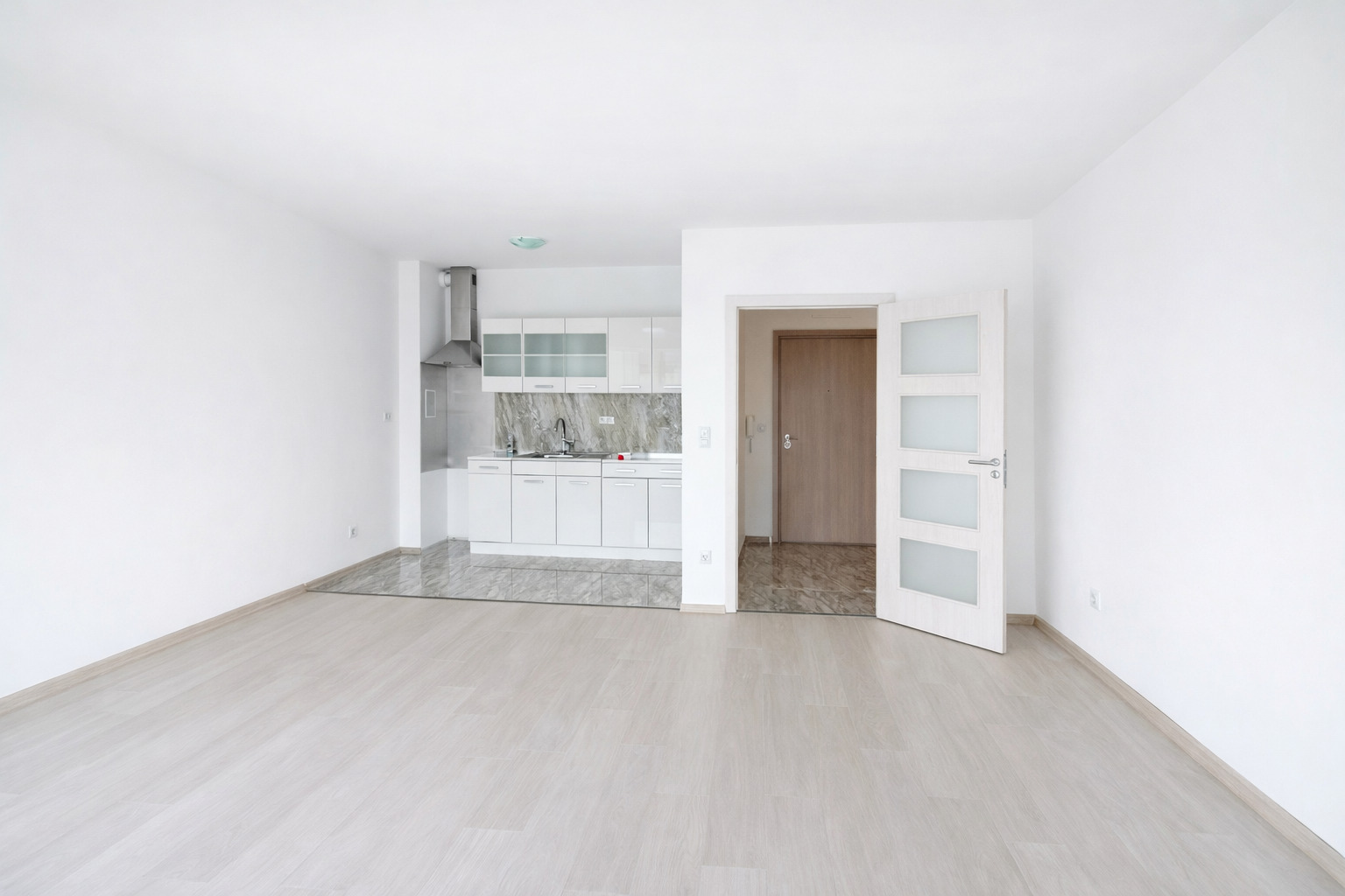 Продава 2-СТАЕН, гр. София, Дружба 1, снимка 2 - Апартаменти - 52366777