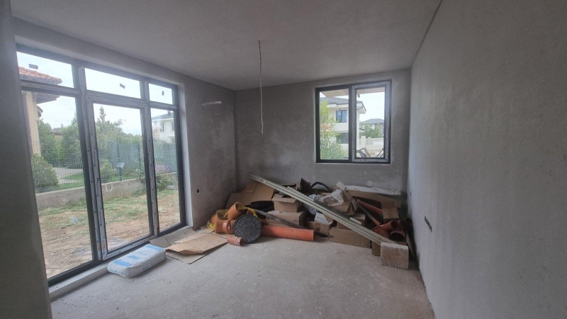 In vendita  1 camera da letto Plovdiv , Belomorski , 131 mq | 87592955