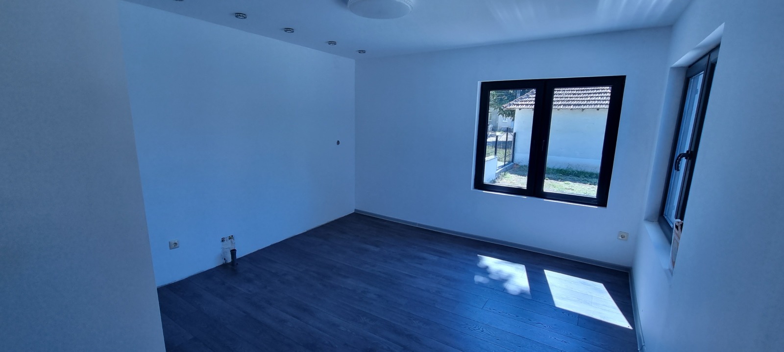 Продава КЪЩА, гр. Разград, Промишлена зона - Запад, снимка 6 - Къщи - 54213968