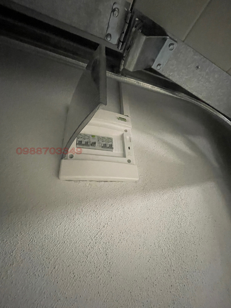 Продава ГАРАЖ, ПАРКОМЯСТО, гр. Велико Търново, Акация, снимка 5 - Гаражи и паркоместа - 52972226