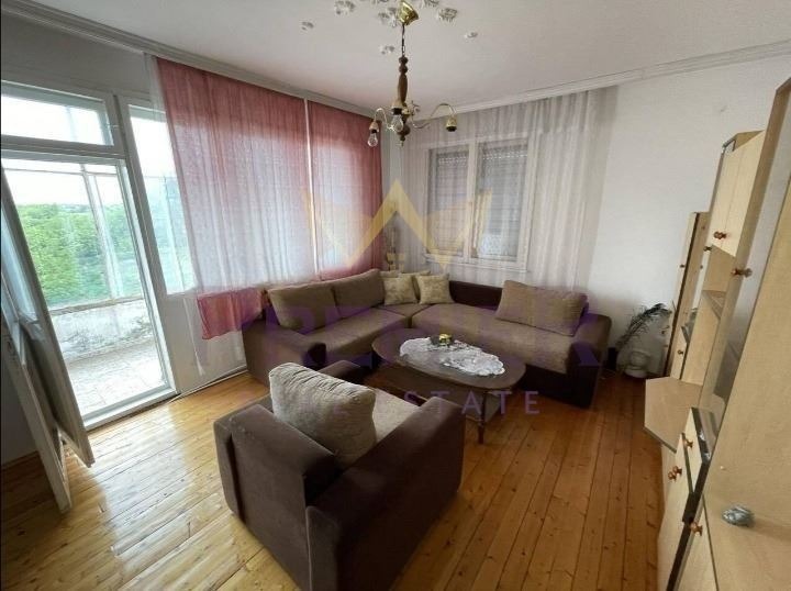 Продава ЕТАЖ ОТ КЪЩА, гр. Пловдив, Прослав