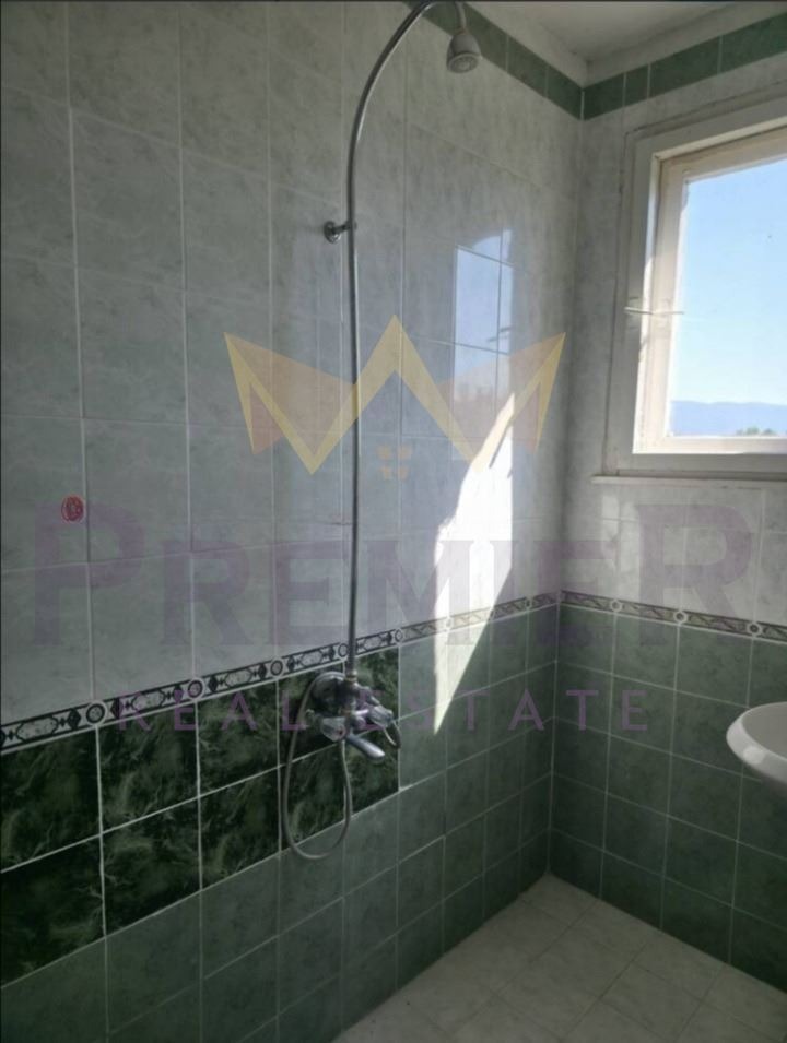 Продава ЕТАЖ ОТ КЪЩА, гр. Пловдив, Прослав, снимка 8 - Етаж от къща - 55707827