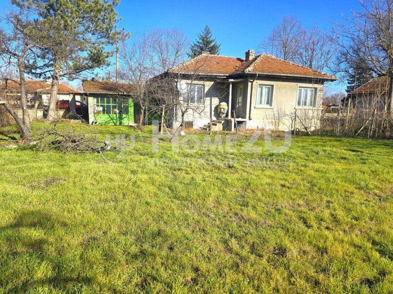 Продава КЪЩА, с. Царевци, област Варна