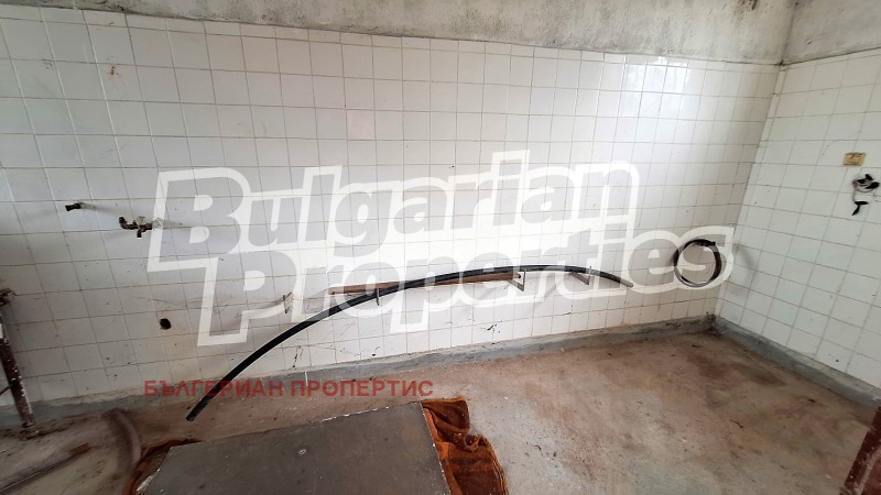 Продава ПРОМ. ПОМЕЩЕНИЕ, с. Войнягово, област Пловдив, снимка 12 - Производствени сгради - 53425551