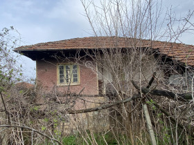 Продажба на имоти в с. Каранци, област Велико Търново - изображение 2 