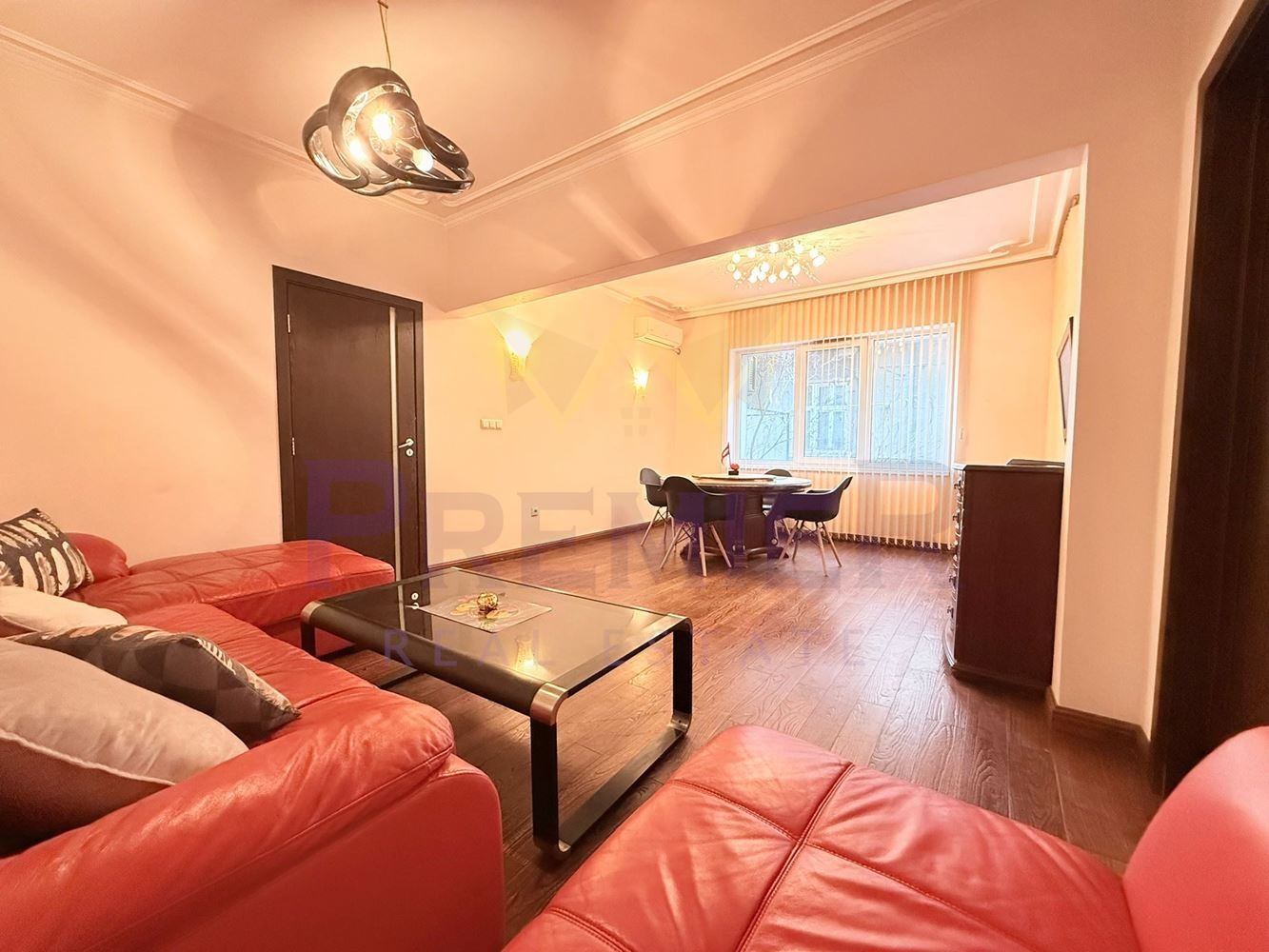 Продава 3-СТАЕН, гр. Варна, Център, снимка 2 - Апартаменти - 54516104
