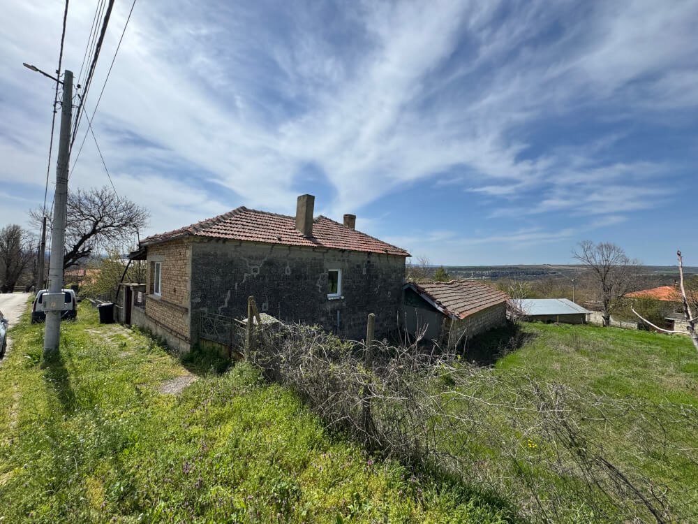 Продава КЪЩА, с. Добрина, област Варна