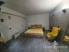 2 Schlafzimmer Zentar, Warna 1