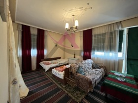 3 Schlafzimmer Tschajka, Warna 4