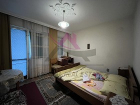 3 Schlafzimmer Tschajka, Warna 3