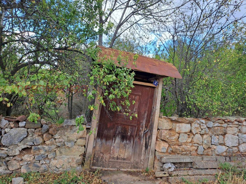 Продава ПАРЦЕЛ, с. Таваличево, област Кюстендил