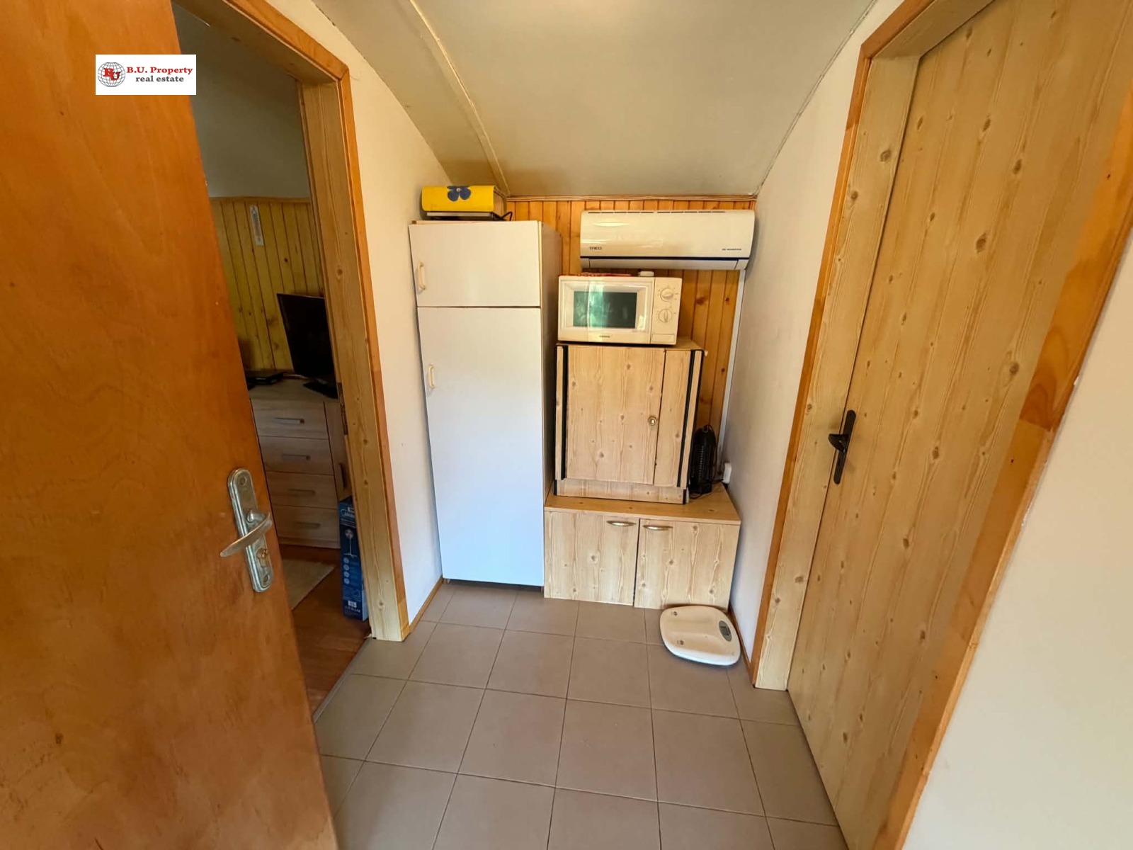 Продава ВИЛА, с. Борнарево, област Перник, снимка 13 - Вили - 56200093